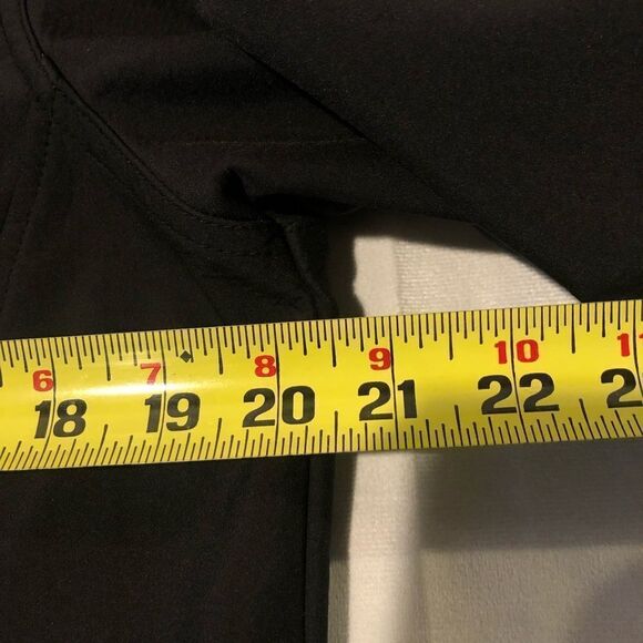 Woman’s elevate light weight jacket size M.   RB2 - Picture 6 of 10